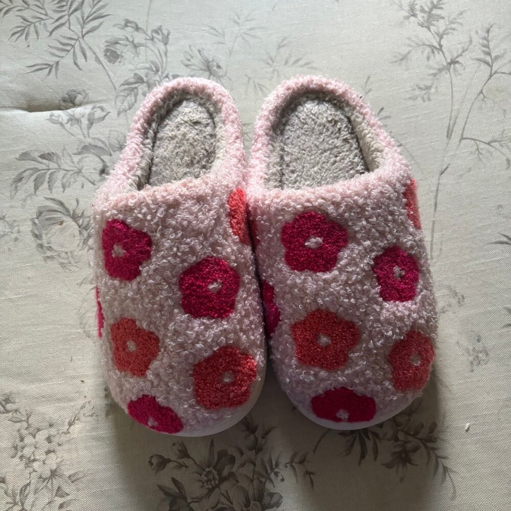 The Darling Effect Pink Flower Slippers